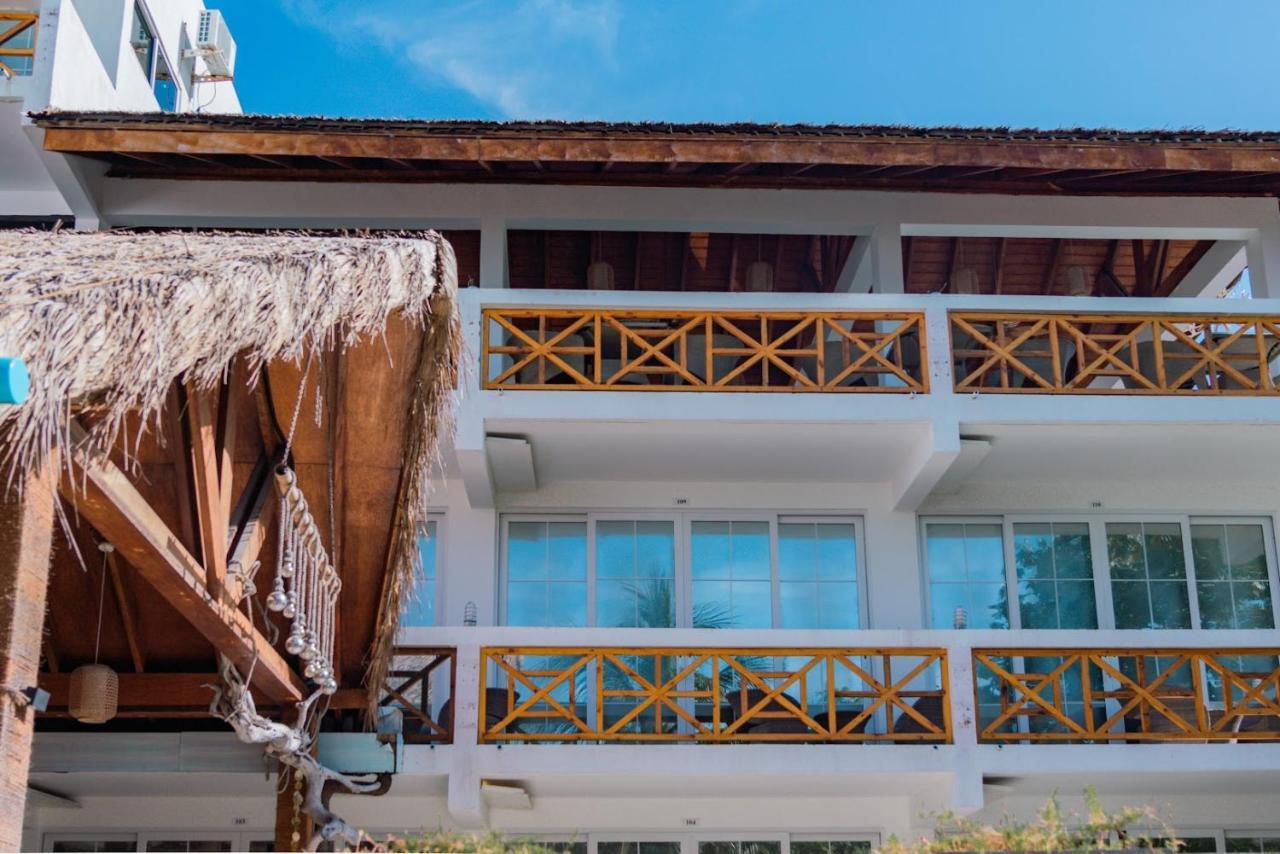 Sands Grand Dhigurah  Exterior photo