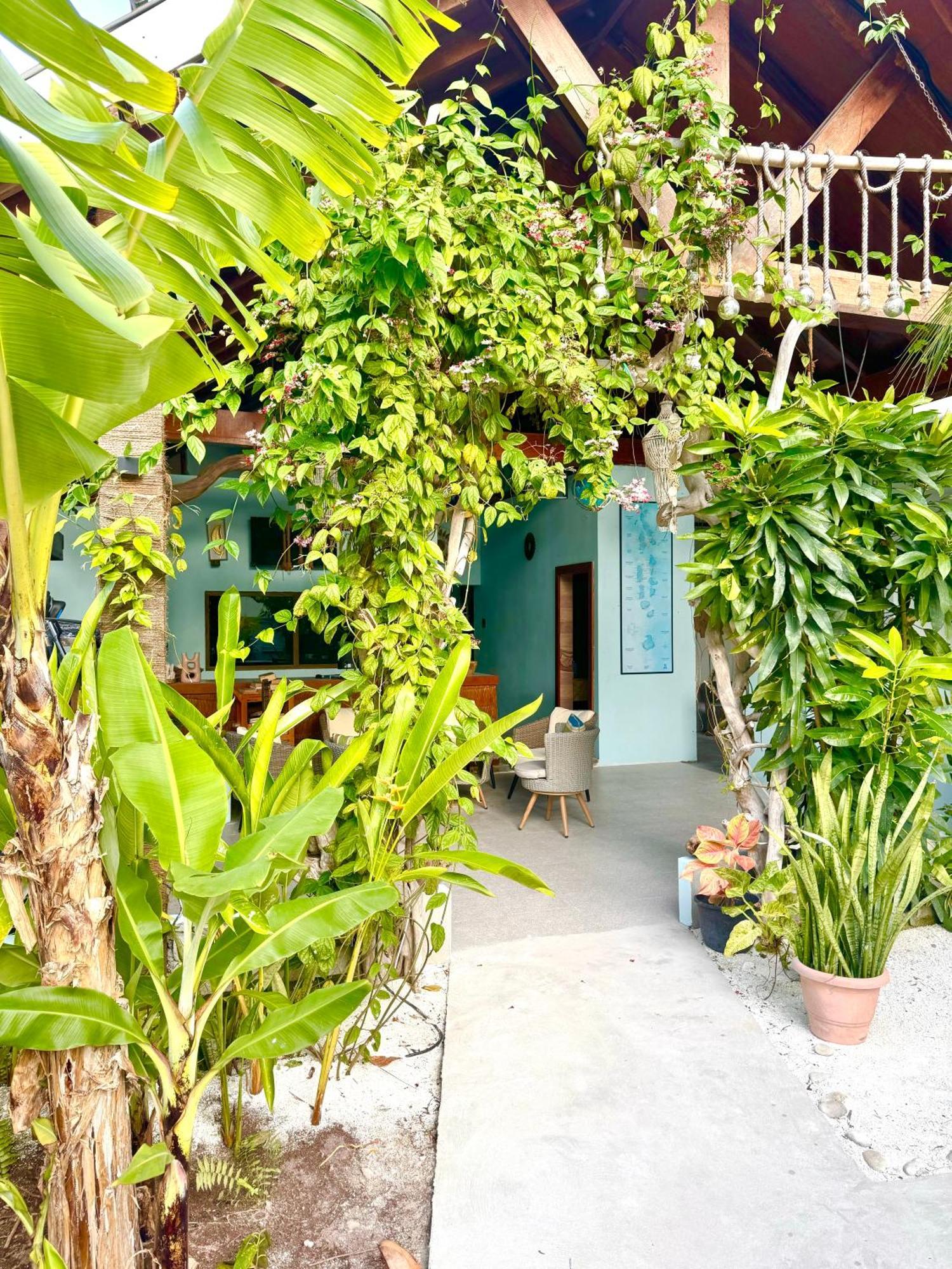 Sands Grand Dhigurah  Exterior photo